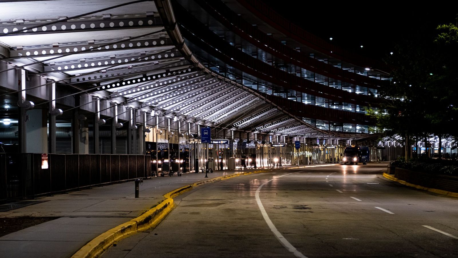 Toronto Pearson Airport Limo from Barrie | Fixed Fare