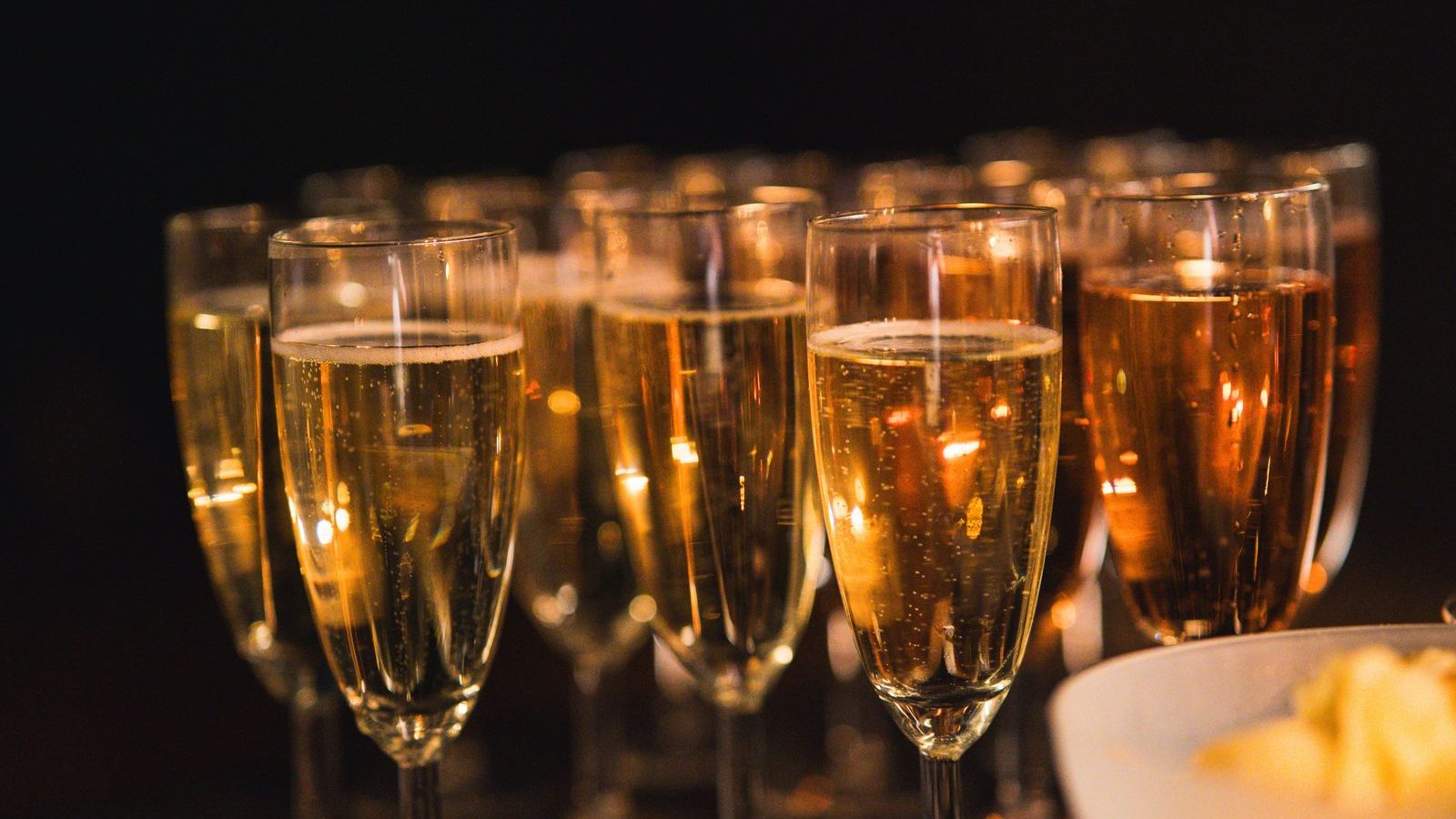Can you drink in a limo in Ontario?