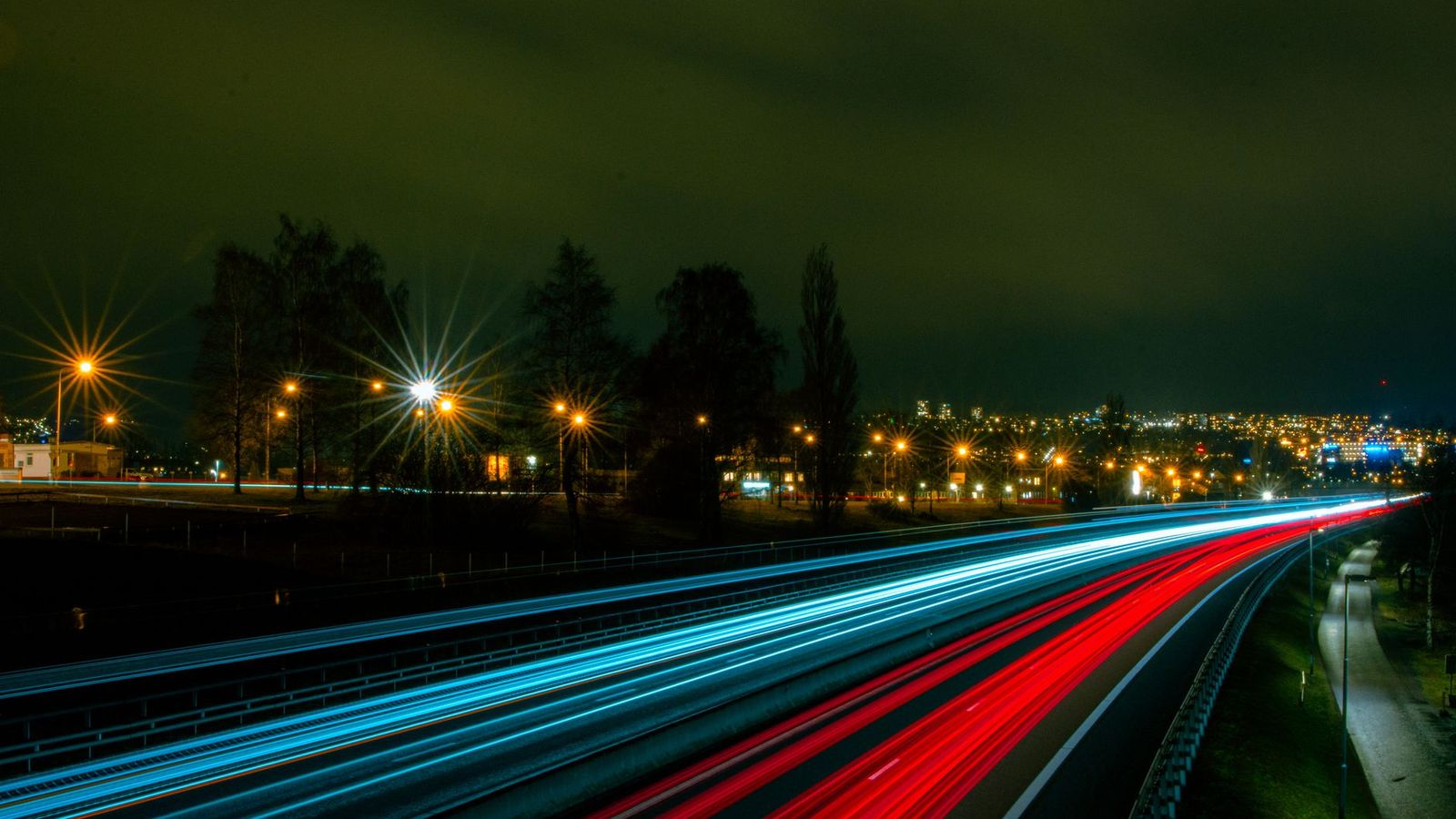 New Year's Eve limo: booking and minimums