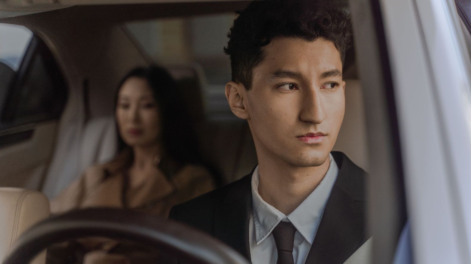 How much to tip a limo driver