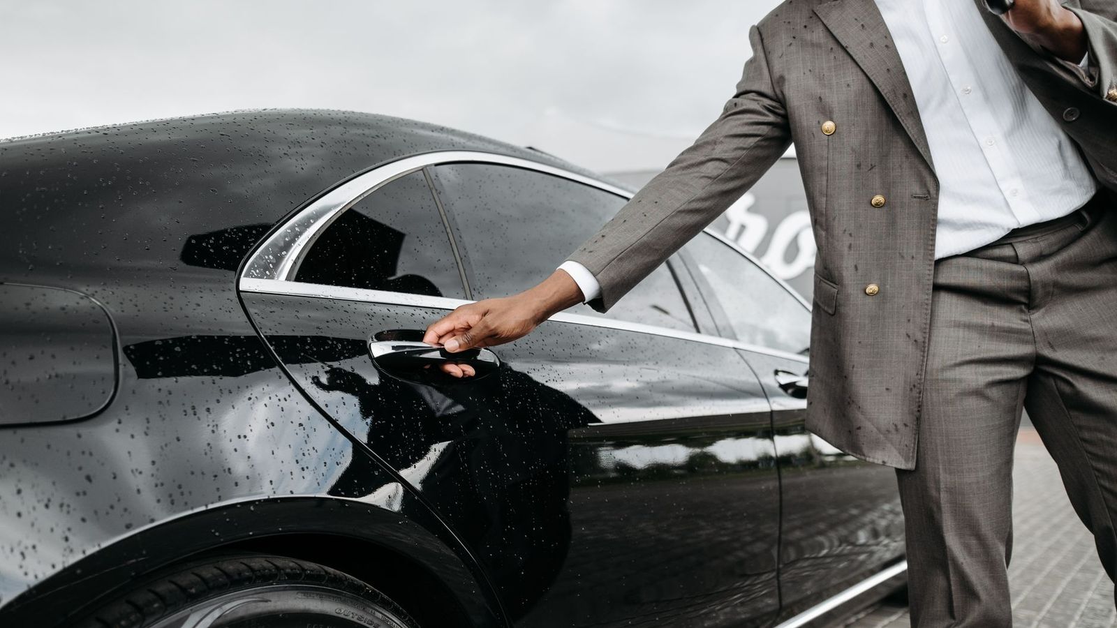 VIP transportation: privacy and NDAs