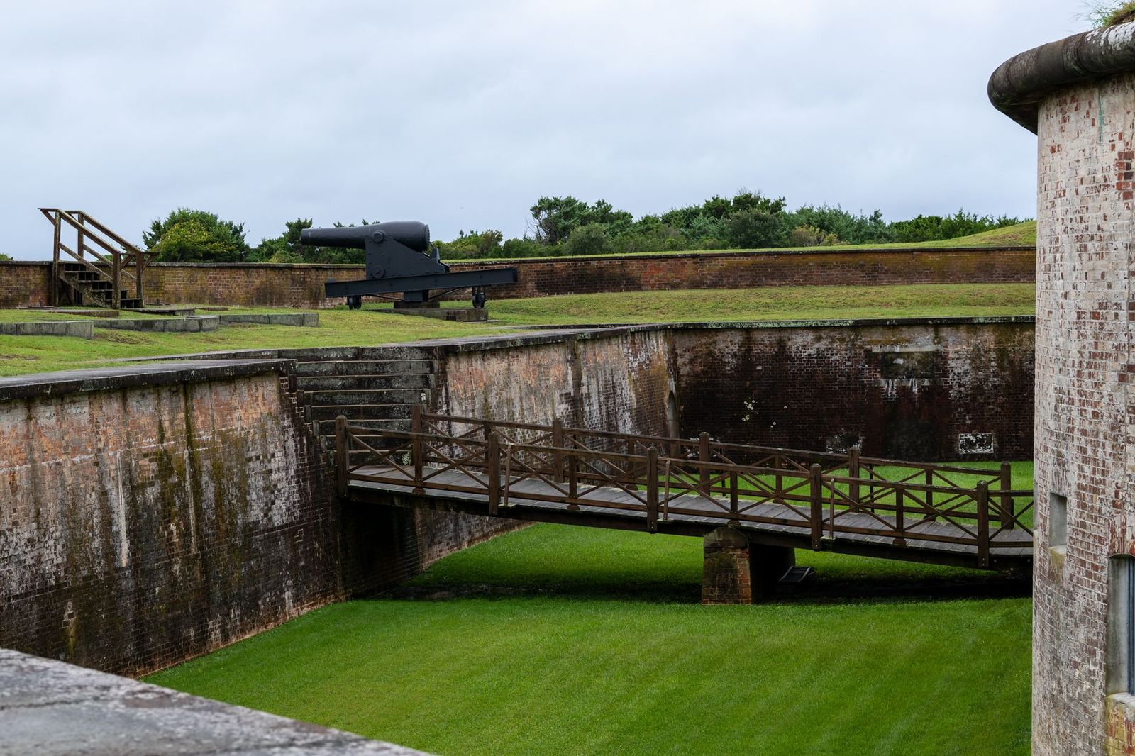 A black SUV parked at a heritage site on Georgian Bay, a typical Midland and Penetanguishene day trip