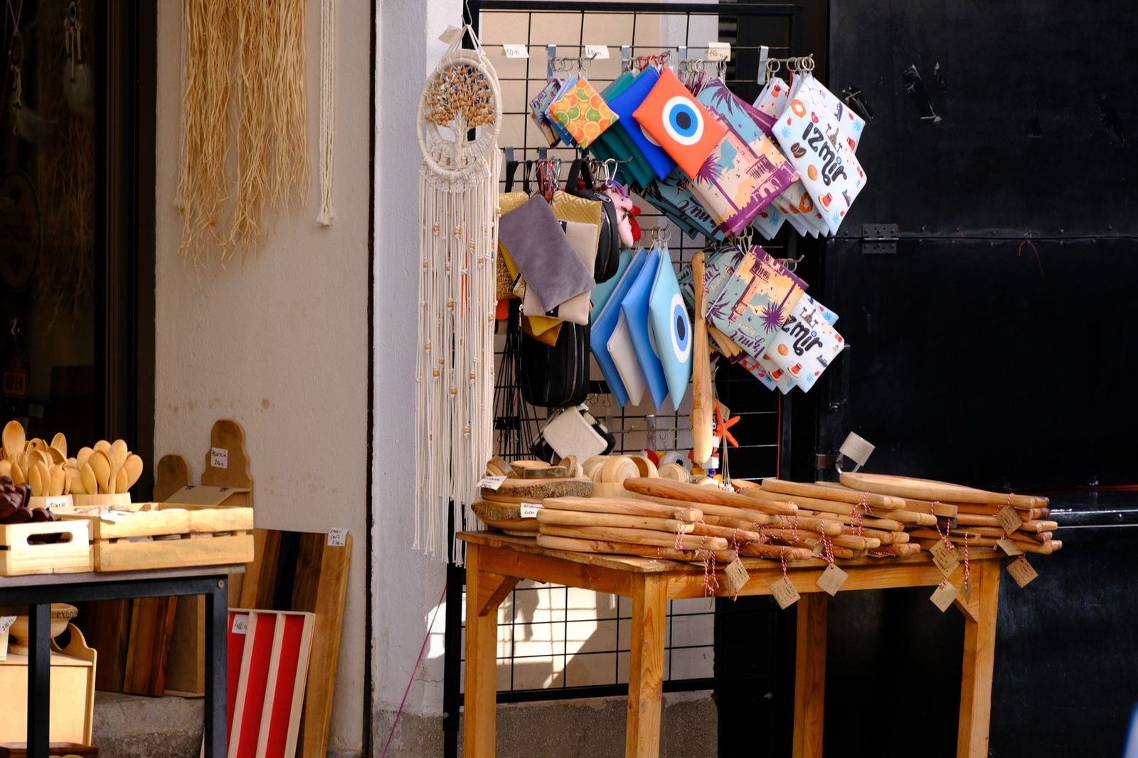 Artisans' booths along the waterfront at Kempenfest, a short walk from a chauffeur's pickup corner