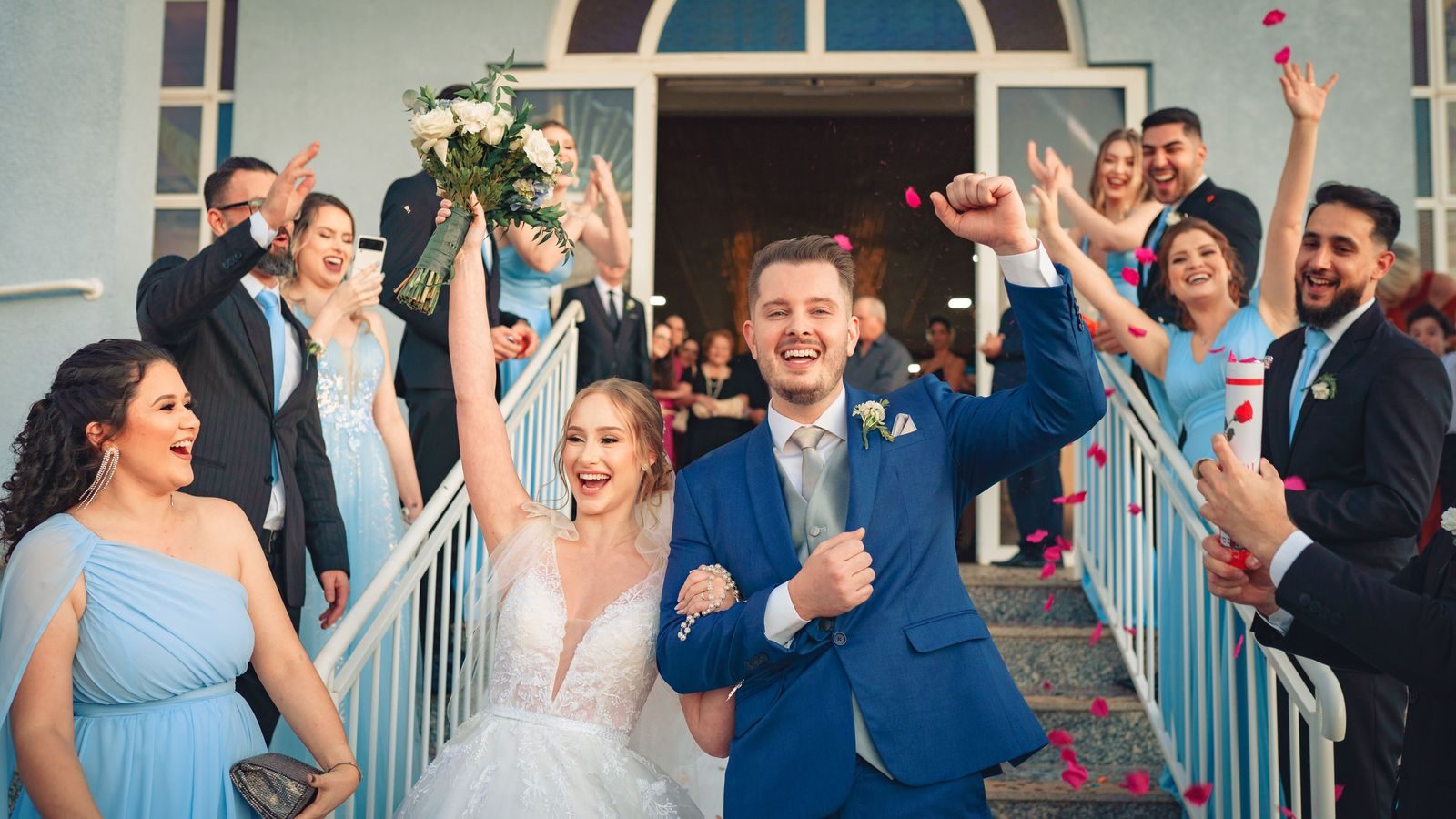 How to book a wedding limo